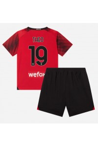 AC Milan Theo Hernandez #19 Jalkapallovaatteet Lasten Kotipeliasu 2023-24 Lyhythihainen (+ Lyhyet housut)